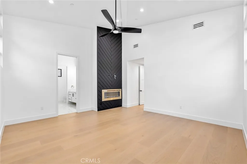 110 S Irena Avenue A, Redondo Beach, California 90277 home-pic-15